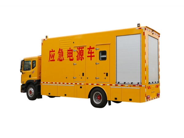 康姆勒電力移動電源車：柴油發(fā)電機組智能預(yù)警技術(shù)助電力穩(wěn)定可靠？